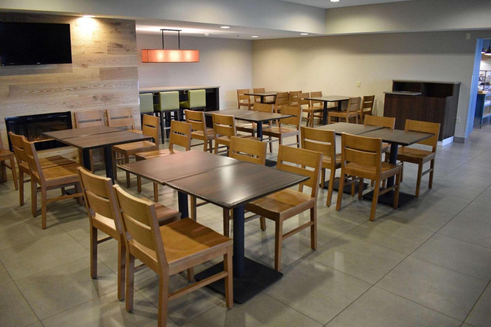 Country Inn & Suites By Radisson, Northwood, Ia Extérieur photo